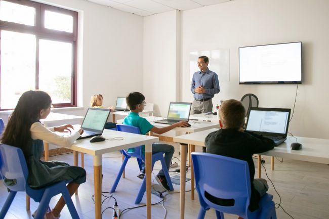 teacher using technology in the classroom